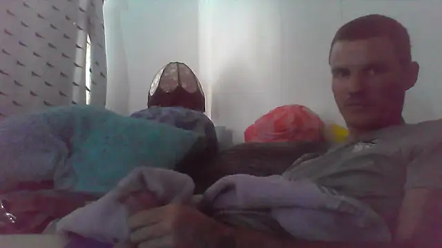 Snapshot of HungandHynotic chatting on 05-17-26, 10:39 HungandHynotic online show from 05-17-26, 10:39