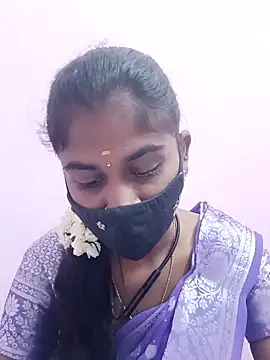 Snapshot of Tamil_Hot_RoyalQueen chatting on 05-22-26, 04:23 Tamil Hot RoyalQueen online show from 05-22-26, 04:23