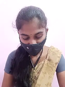 Snapshot of Tamil_Hot_RoyalQueen chatting on 05-25-26, 04:57 Tamil Hot RoyalQueen online show from 05-25-26, 04:57