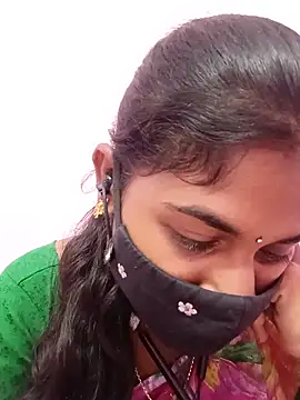 Snapshot of Tamil_Hot_RoyalQueen chatting on 06-10-26, 04:56 Tamil Hot RoyalQueen online show from 06-10-26, 04:56