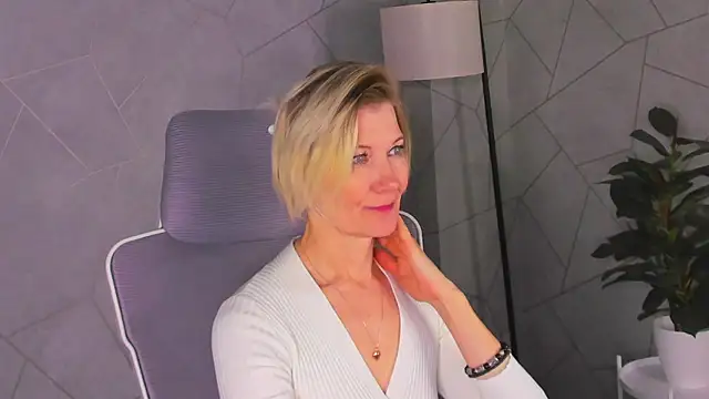 Julie Lucas online show from 03-20-26, 12:37