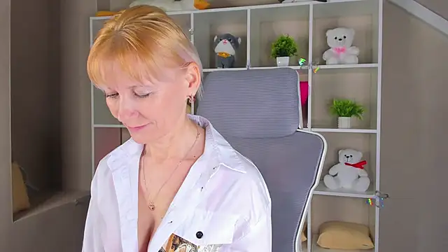 Julie Lucas online show from 04-02-26, 12:52