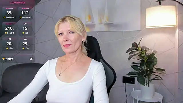 Julie Lucas online show from 07-03-26, 11:44