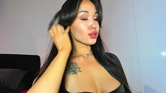 Snapshot of your_asian_dream chatting on 06-23-26, 05:44 your asian dream online show from 06-23-26, 05:44
