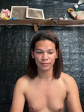 Snapshot of HugeAgatha chatting on 02-17-26, 07:16 HugeAgatha online show from 02-17-26, 07:16