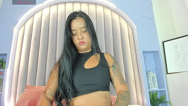 Snapshot of ChloeeMiller__ chatting on 02-12-26, 11:49 ChloeeMiller online show from 02-12-26, 11:49