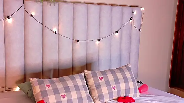 Snapshot of ChloeeMiller__ chatting on 03-02-26, 02:25 ChloeeMiller online show from 03-02-26, 02:25