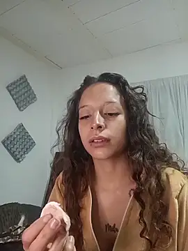 AlexxaAndRileyy online show from 05-26-26, 02:02