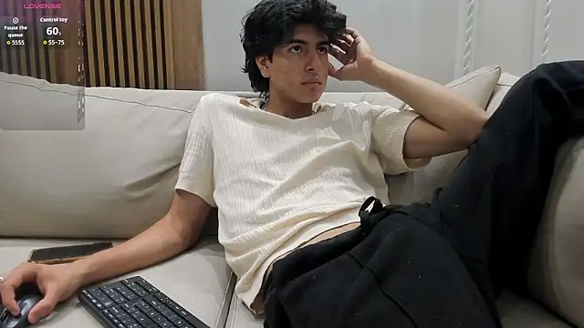 Snapshot of noahx_valko chatting on 02-27-26, 01:00 noahx valko online show from 02-27-26, 01:00