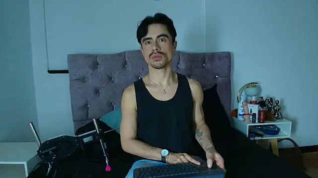 Ethan Briggs  online show from 03-20-26, 03:33