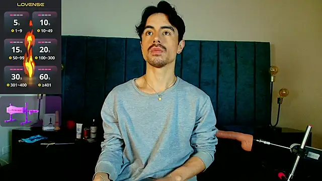 Ethan Briggs  online show from 04-07-26, 03:40