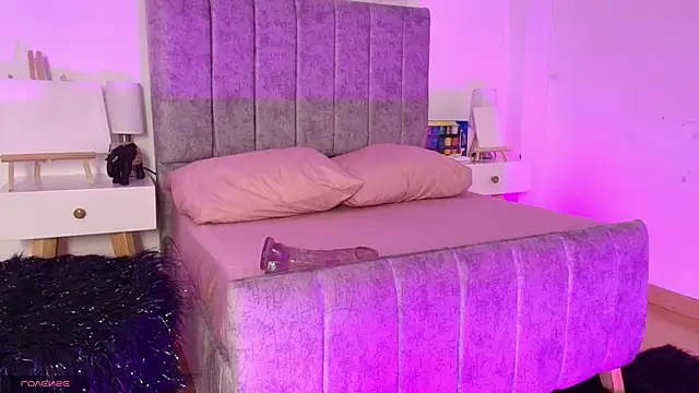 Lucy Carson  online show from 02-13-26, 04:08