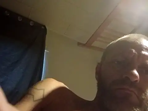 Snapshot of sterng6969 chatting on 05-06-26, 11:04 sterng6969 online show from 05-06-26, 11:04