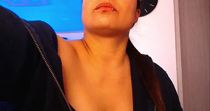 Snapshot of Pretty__Milf chatting on 02-16-26, 02:24 Pretty Milf online show from 02-16-26, 02:24