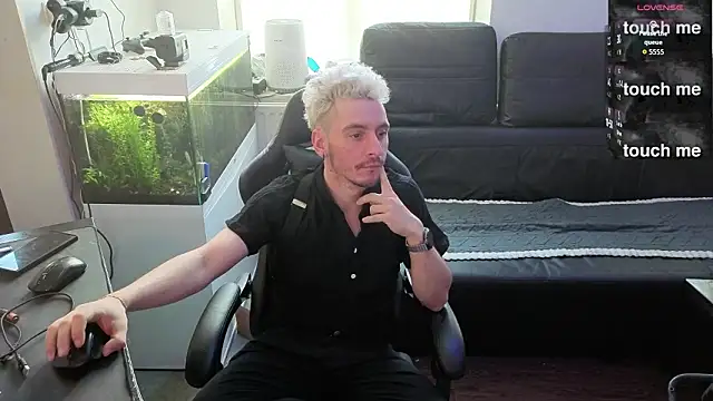 Rayzel White online show from 02-03-26, 11:15