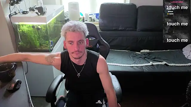 Rayzel White online show from 02-07-26, 02:10