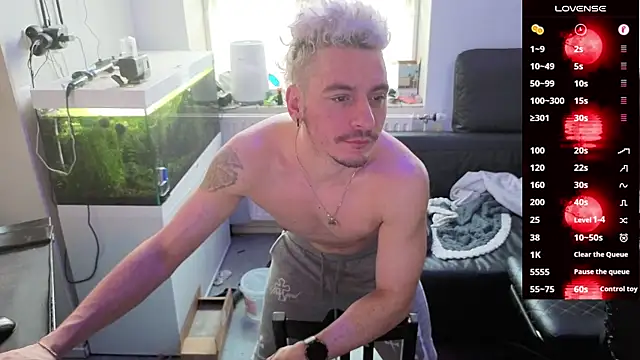 Rayzel White online show from 02-16-26, 01:18