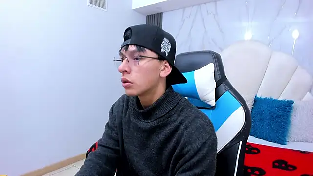 Alexander Collinss online show from 01-18-26, 07:28