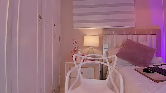 isabela  x online show from 02-12-26, 11:44