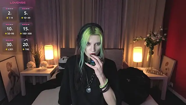 ToxicKittyy online show from 02-08-26, 09:07