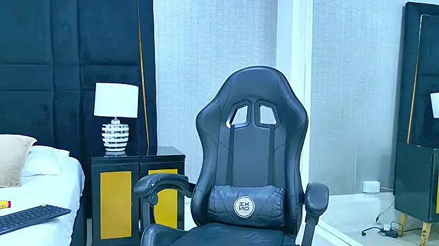 Snapshot of AshleyGingerr chatting on 02-25-26, 09:13 AshleyGingerr online show from 02-25-26, 09:13