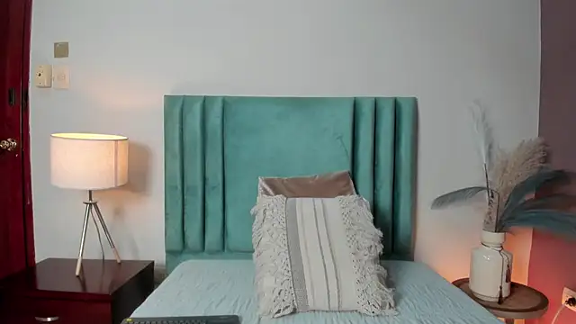 Snapshot of TessaMonroee chatting on 02-03-26, 06:13 TessaMonroee online show from 02-03-26, 06:13