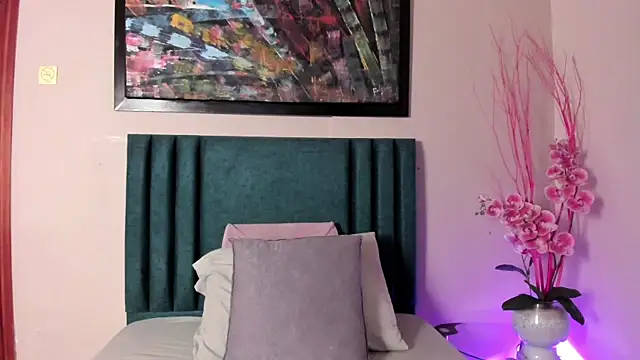 TessaMonroee online show from 04-15-26, 07:21