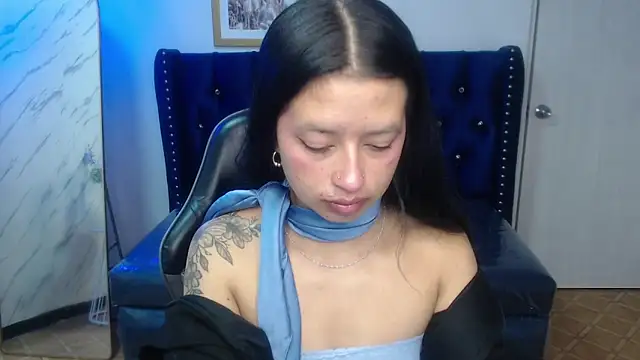 Snapshot of Candy_Rose_v chatting on 02-28-26, 01:23 Candy Rose v online show from 02-28-26, 01:23