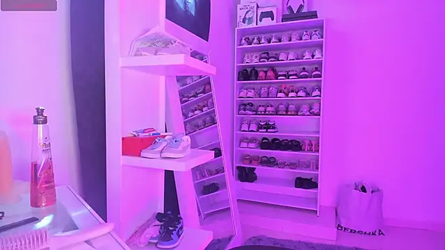 Snapshot of Amberprincess2 chatting on 02-05-26, 04:00 Amberprincess2 online show from 02-05-26, 04:00