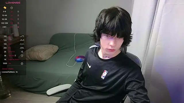 LeonBoykisser online show from 02-11-26, 09:58