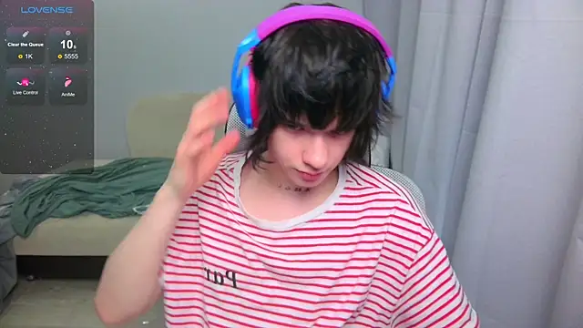 Snapshot of LeonBoykisser chatting on 04-29-26, 05:33 LeonBoykisser online show from 04-29-26, 05:33