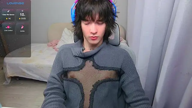 Snapshot of LeonBoykisser chatting on 05-11-26, 07:22 LeonBoykisser online show from 05-11-26, 07:22