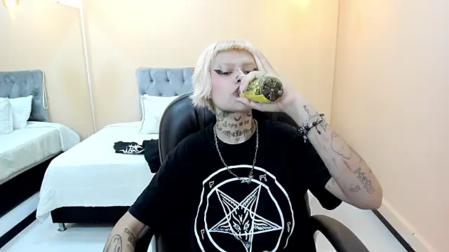 Bela Craxkerr online show from 03-28-26, 07:24