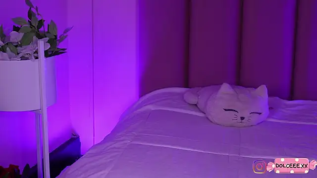 Snapshot of Dolcexx_ chatting on 02-06-26, 09:29 Dolcexx online show from 02-06-26, 09:29