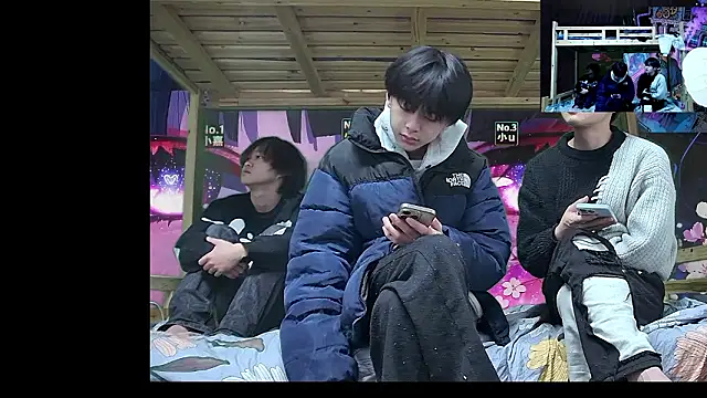 xiaohuangren01 online show from 02-02-26, 01:26