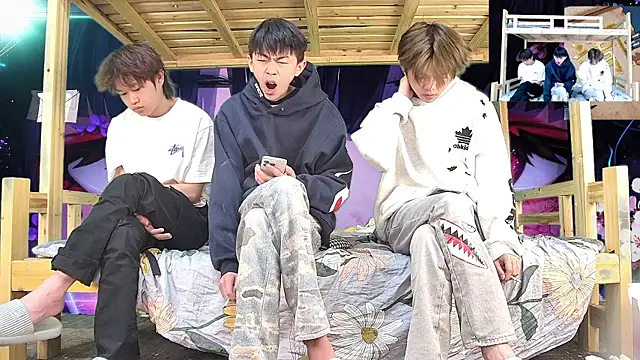 xiaohuangren01 online show from 03-02-26, 03:09