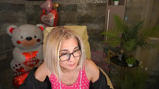 MiaRossy online show from 02-17-26, 12:01