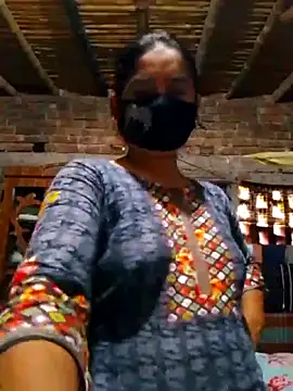 Snapshot of Hot_Sweeti chatting on 03-10-26, 06:18 Hot Sweeti online show from 03-10-26, 06:18