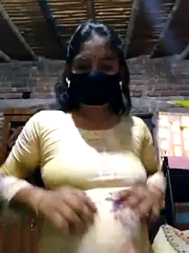 Snapshot of Hot_Sweeti chatting on 04-08-26, 09:20 Hot Sweeti online show from 04-08-26, 09:20