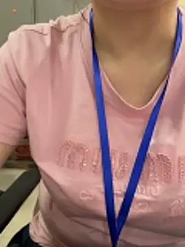 Snapshot of Donna9696 chatting on 03-24-26, 01:54 Donna9696 online show from 03-24-26, 01:54