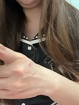 Snapshot of Donna9696 chatting on 04-02-26, 01:53 Donna9696 online show from 04-02-26, 01:53