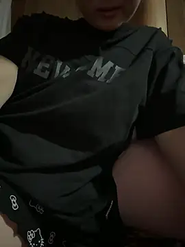 Snapshot of Donna9696 chatting on 04-07-26, 01:11 Donna9696 online show from 04-07-26, 01:11