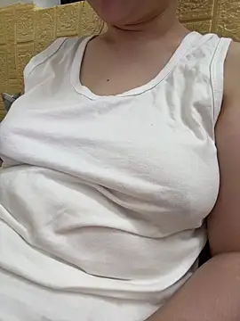 Snapshot of Donna9696 chatting on 04-16-26, 01:34 Donna9696 online show from 04-16-26, 01:34