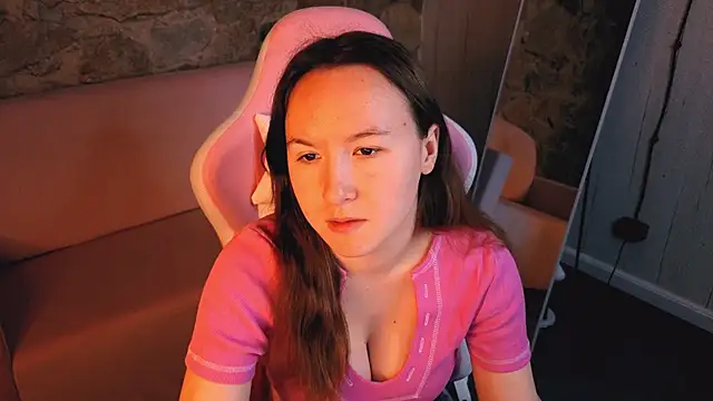 Snapshot of SindieStorm chatting on 02-19-26, 01:34 SindieStorm online show from 02-19-26, 01:34