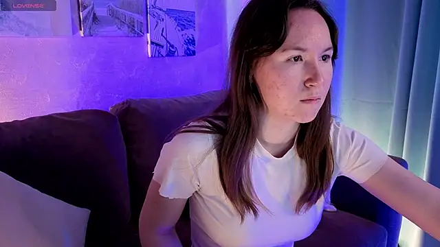 Snapshot of SindieStorm chatting on 04-14-26, 01:44 SindieStorm online show from 04-14-26, 01:44