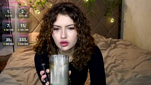 SueCurly online show from 02-17-26, 09:21