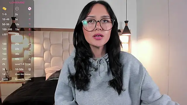 NiccolleHall online show from 02-18-26, 03:41