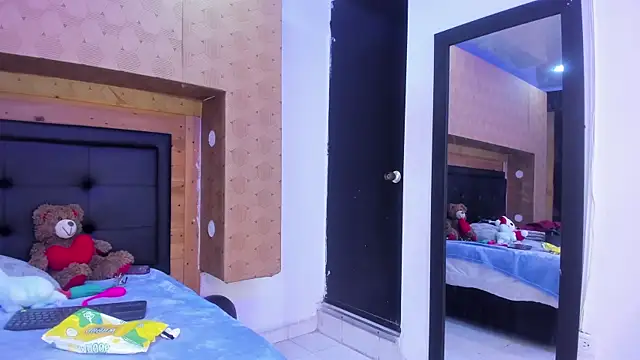 Samantha Blaze1 online show from 03-25-26, 11:05