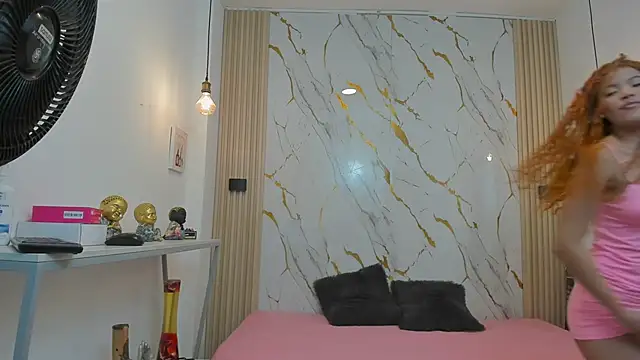 Snapshot of Zoey_Taylor07 chatting on 04-06-26, 12:39 Zoey Taylor07 online show from 04-06-26, 12:39