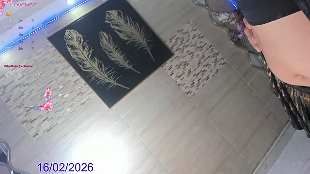 Snapshot of kaly_honey chatting on 02-17-26, 10:05 kaly honey online show from 02-17-26, 10:05